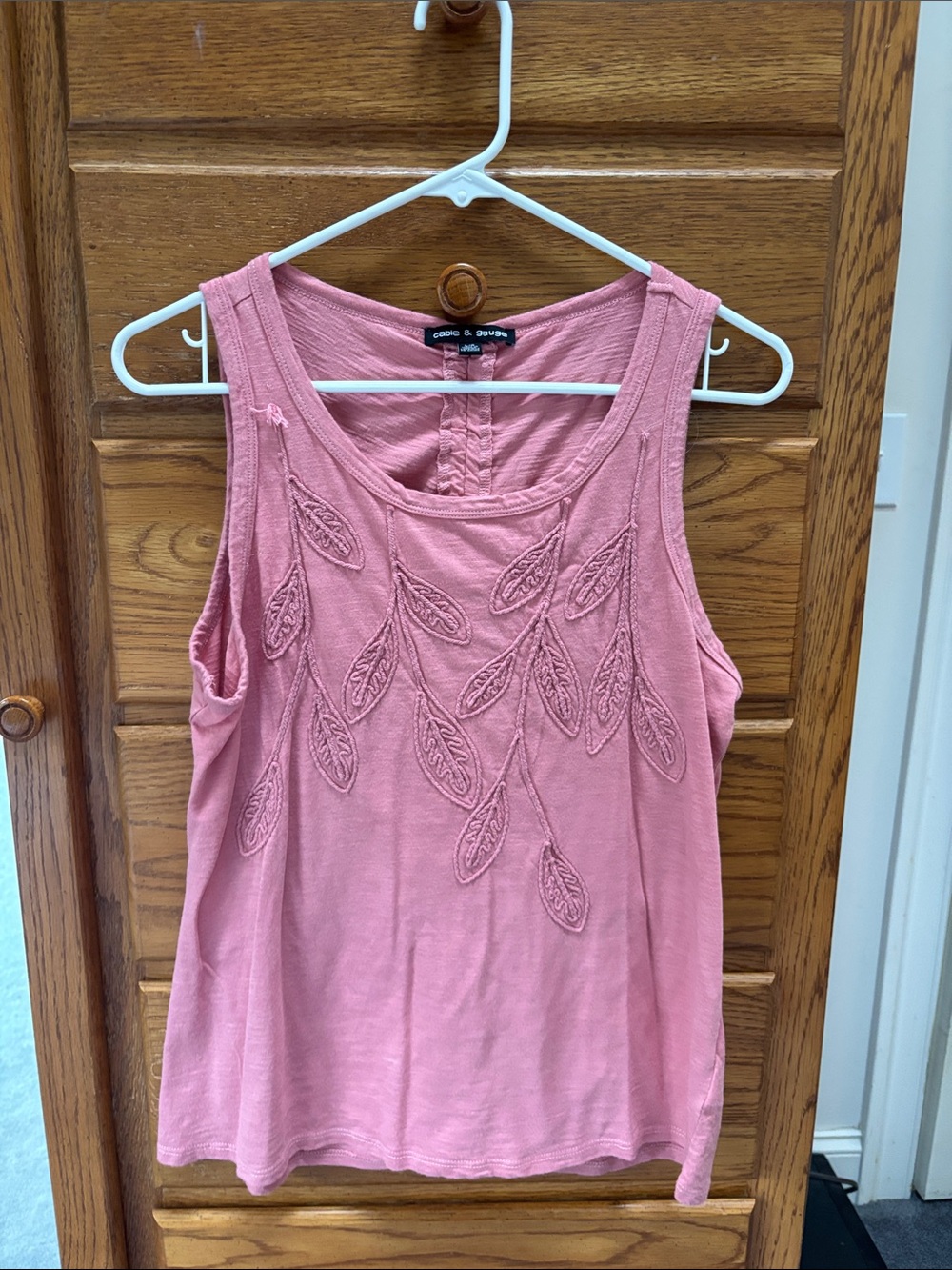 Cable & Gauge Pink Embroidered Leaf Tank